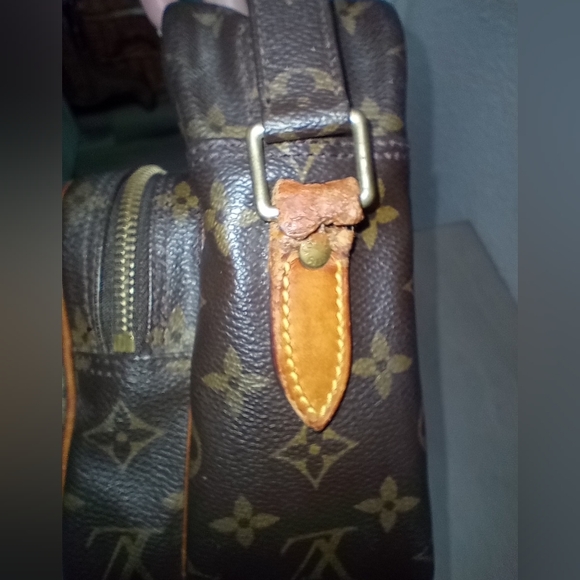Sale ~ Louis Vuitton Nil Crossbody MM - 100% Authentic - Picture 10 of 12